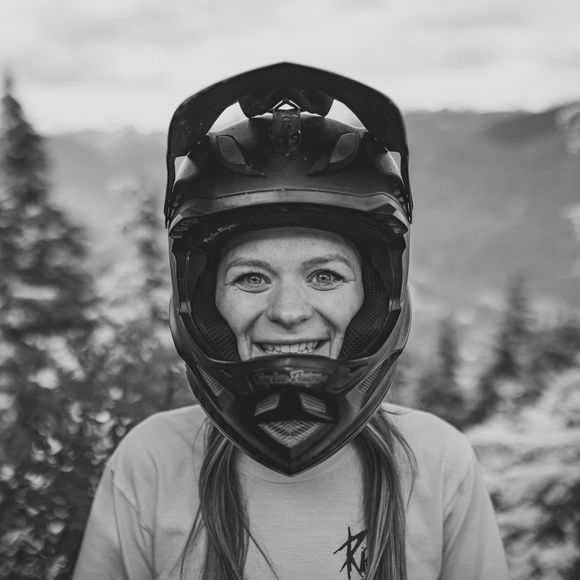 Meet your Posher, Holly - Picture 1 of 1